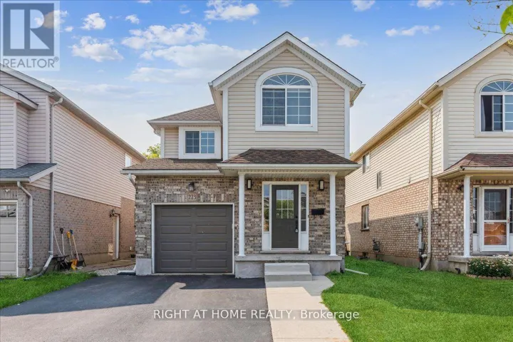223 GREY FOX DRIVE, Kitchener, Ontario N2E3N7