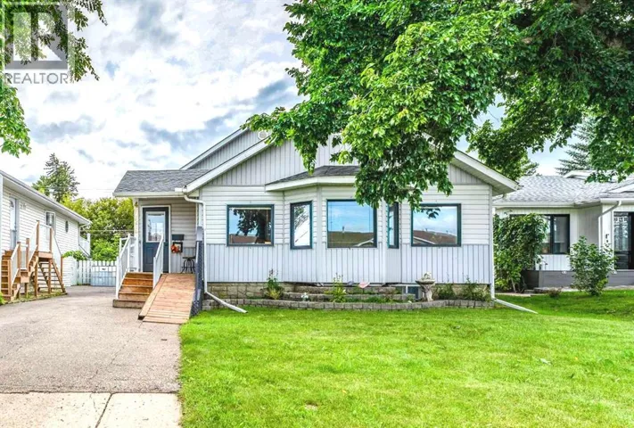 4729 49A Avenue, Lacombe, Alberta T4L1N4