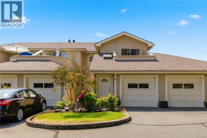 47 909 Admirals Rd, Esquimalt, British Columbia V9A2P1