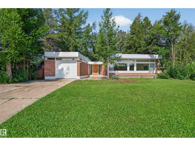 13842 RAVINE DR NW, Edmonton, Alberta T5N3M1