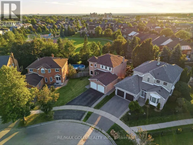 38 SILVERBIRCH PLACE, Whitby (Pringle Creek), Ontario L1R1X6