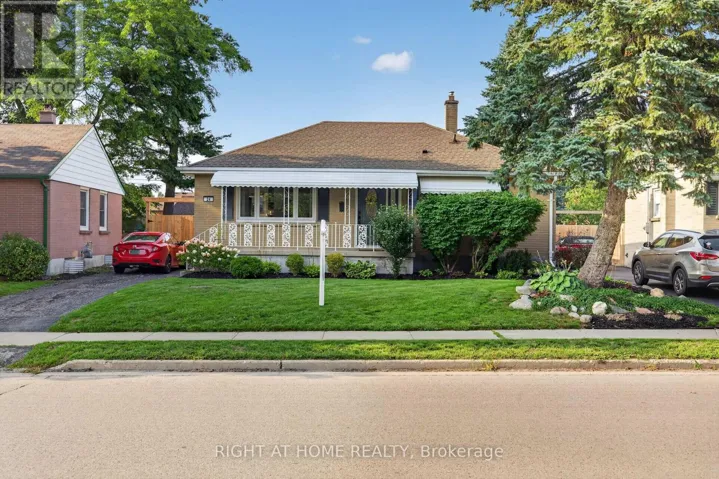 24 TWEEDSMUIR AVENUE, London East (East O), Ontario N5W1K5