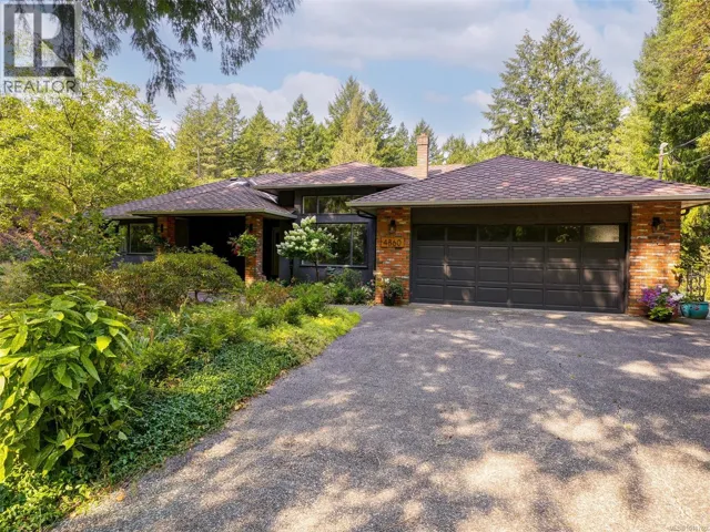 4860 Excelsior Rd, Saanich, British Columbia V9E2E5