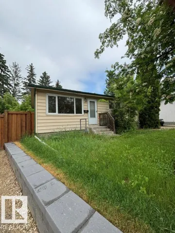 5316 107 ST NW, Edmonton, Alberta T6H2X4