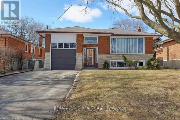 30 MOYNES AVENUE, Toronto (Stonegate-Queensway), Ontario M8Y3B8
