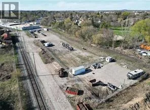 A - 401 DOLPH STREET N, Cambridge, Ontario N3H2B6