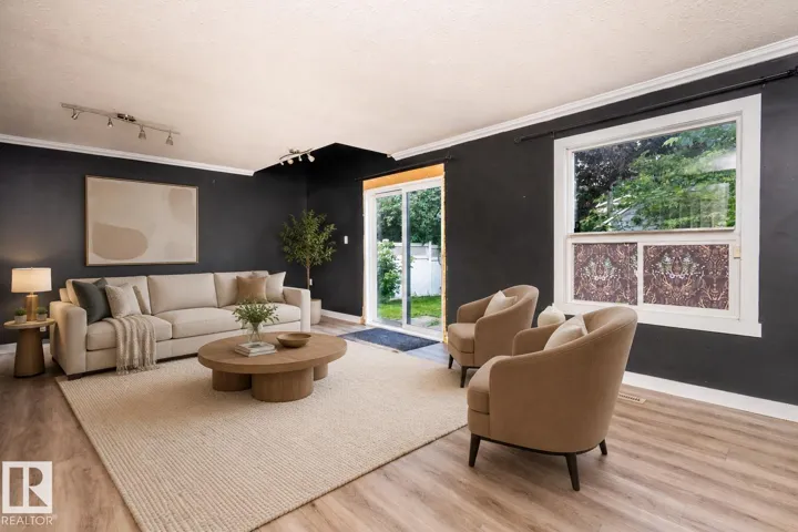 10330 76 ST NW, Edmonton, Alberta T6A3A7