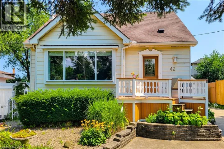 42 LAKE Avenue N, Hamilton, Ontario L8E1L3