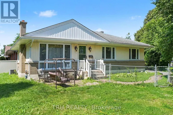 1908 SAUNDERSON DRIVE, Ottawa, Ontario K1G2C7