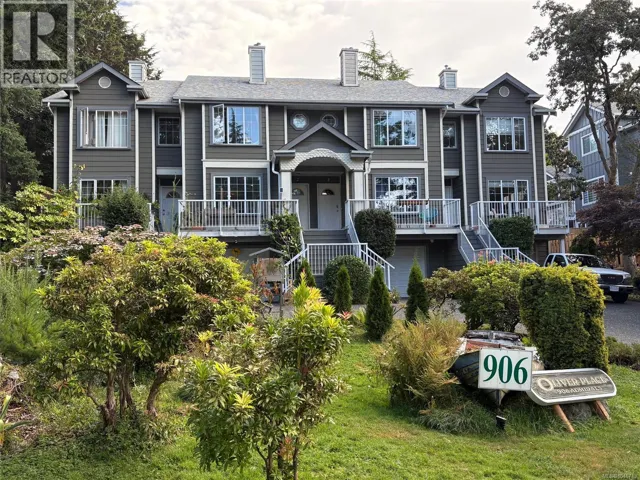 2 906 Admirals Rd, Esquimalt, British Columbia V9A2P4