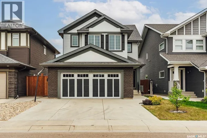 213 Dubois CRESCENT, Saskatoon, Saskatchewan S7V0R4