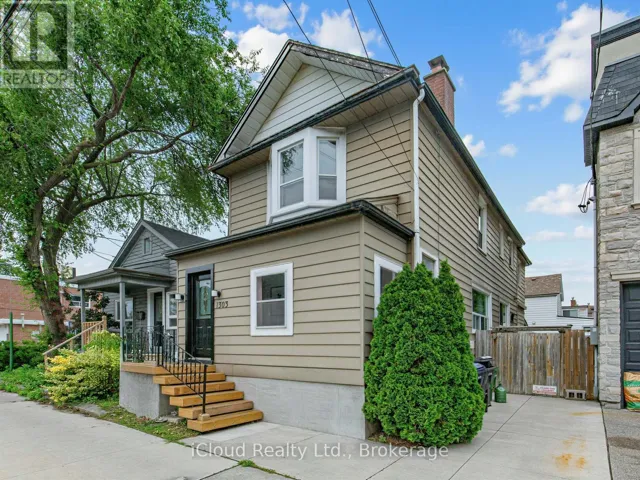 1303 WOODBINE AVENUE, Toronto (Woodbine-Lumsden), Ontario M4C4E8