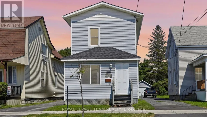 20 1/2 LAWRENCE AVENUE, Cornwall, Ontario K6H5R5