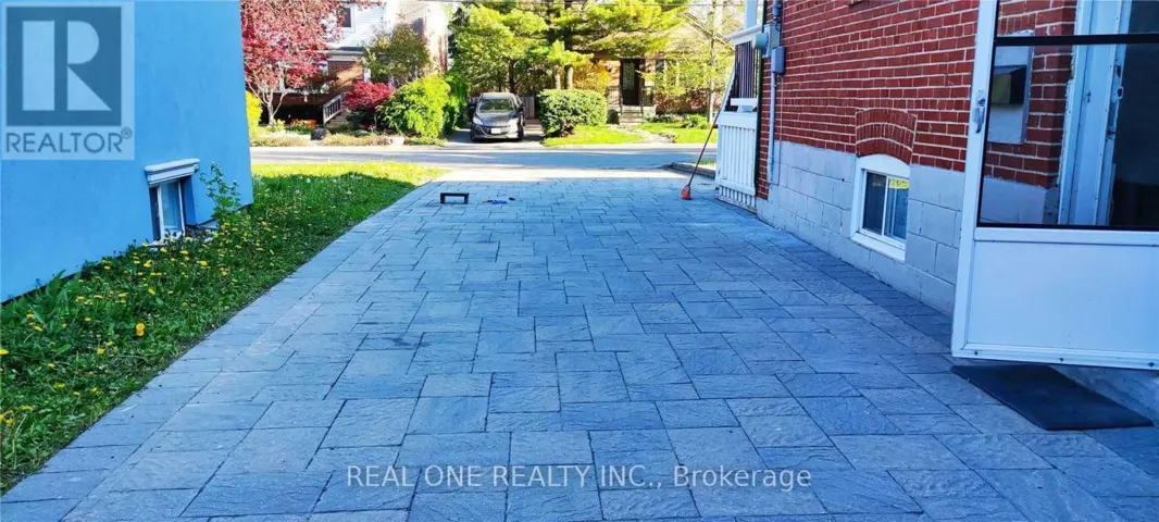 LOWER - 42 CADILLAC AVENUE, Toronto (Clanton Park), Ontario M3H1S2