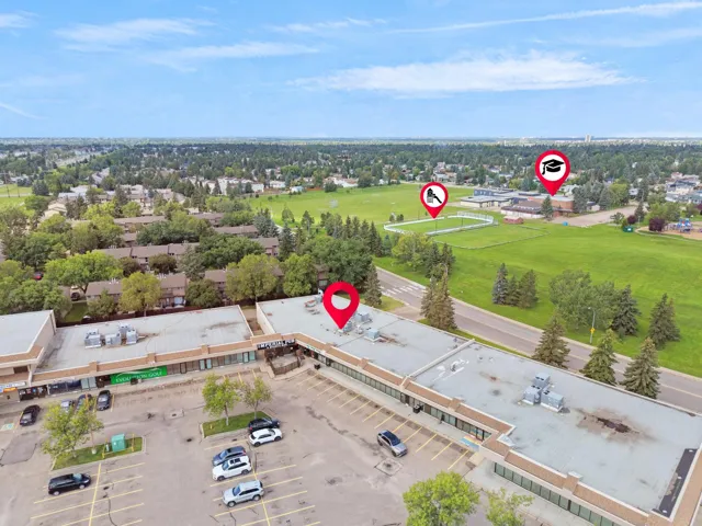 3050 106 St NW, Edmonton, Alberta T6J5M5