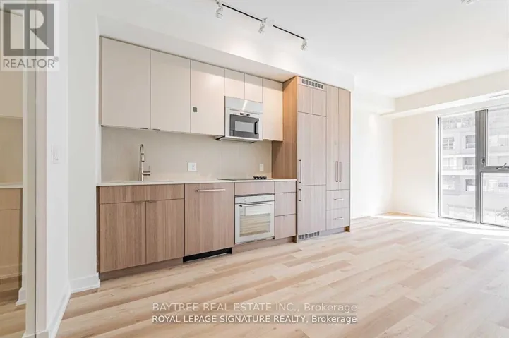 411 - 840 ST CLAIR AVENUE W, Toronto (Oakwood Village), Ontario M6C1C1