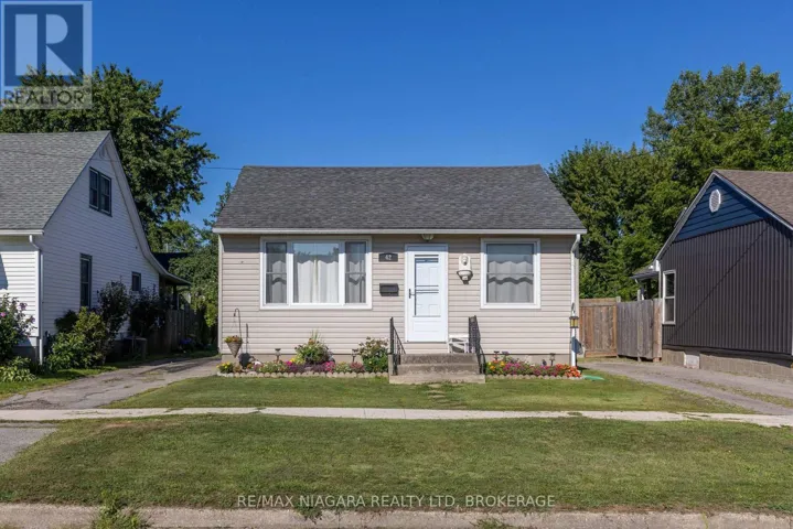 42 DOUGLAS STREET, Fort Erie (Central), Ontario L2A3W5
