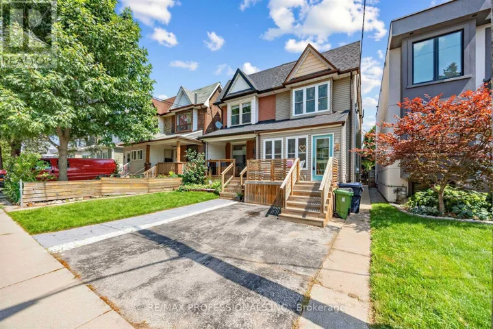 3 BLAKLEY AVENUE, Toronto (Rockcliffe-Smythe), Ontario M6N3Y4