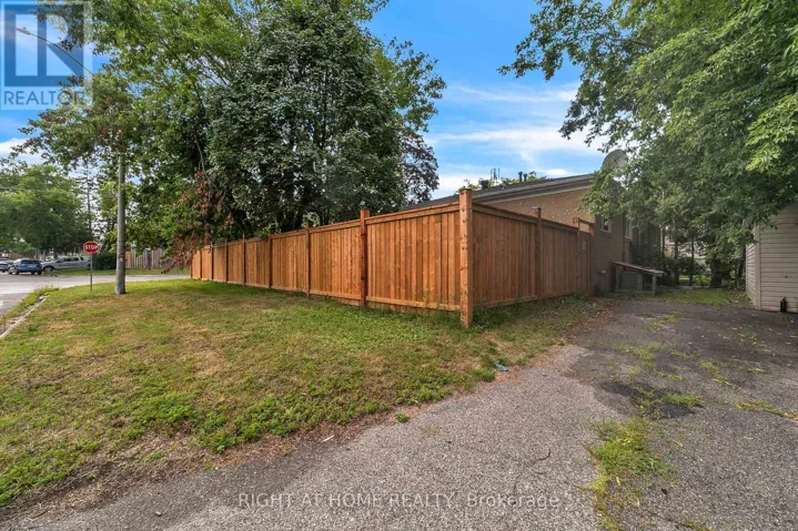 303 BLUE GRASS BOULEVARD, Richmond Hill (Crosby), Ontario L4C3H3