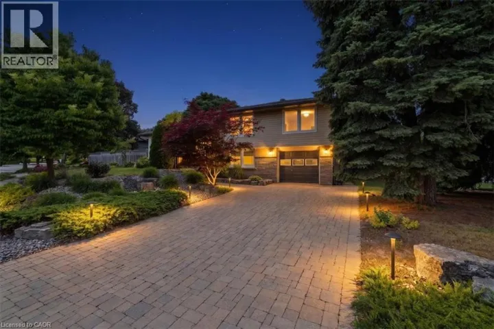 138 BLUERIDGE Avenue, Kitchener, Ontario N2M4E1