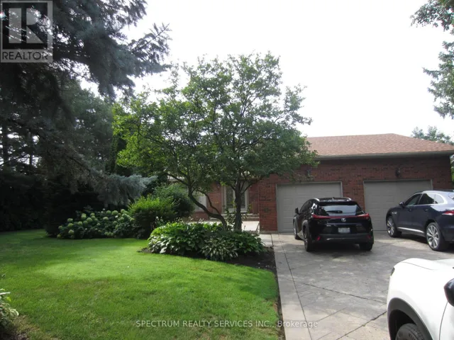 135 HAYHOE AVENUE, Vaughan (East Woodbridge), Ontario L4L1S5
