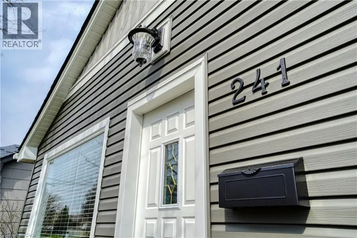 241 GUELPH Avenue Unit# B, Cambridge, Ontario N3C1A9