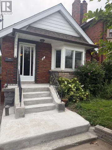 26 ELMSDALE ROAD W, Toronto (East York), Ontario M4J3M4