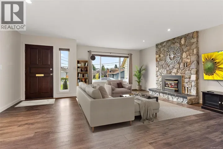 10411 Finch Pl, Sidney, British Columbia V8L4P7