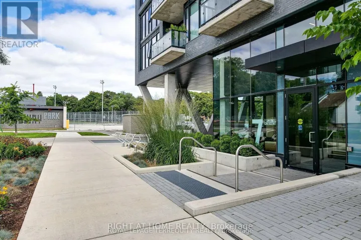 817 - 7 SMITH CRESCENT, Toronto (Stonegate-Queensway), Ontario M8Z0G3