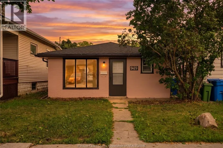 949 ELLROSE AVENUE, Windsor, Ontario N8Y3W8