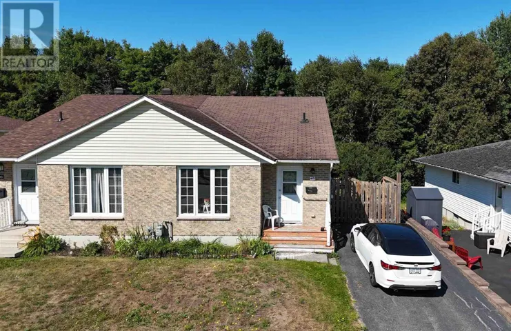 43 Capillo RD, Elliot Lake, Ontario P5A2Z5