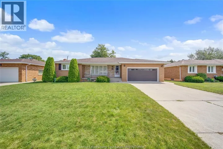 2506 LONGFELLOW AVENUE, Windsor, Ontario N9E2K9