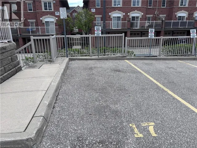 615 SHORELINE Drive Unit# 17, Mississauga, Ontario L5B4K4