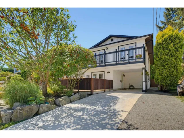 871 KENT STREET, White Rock, British Columbia V4B4S7