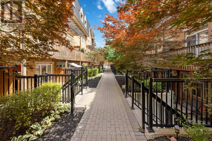 121 - 380 HOPEWELL AVENUE, Toronto (Briar Hill-Belgravia), Ontario M6E2S2