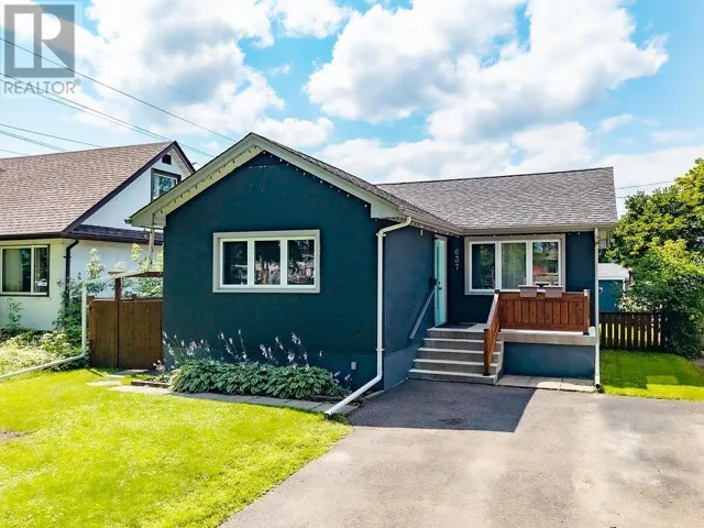 637 Hyde Park AVE, Thunder Bay, Ontario P7E1Y4