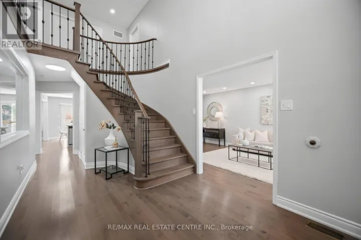 1558 HIGHBROOK AVENUE, Mississauga (East Credit), Ontario L5M4V8