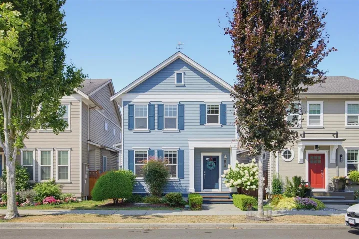 321 172A STREET, Surrey, British Columbia V3Z9P7