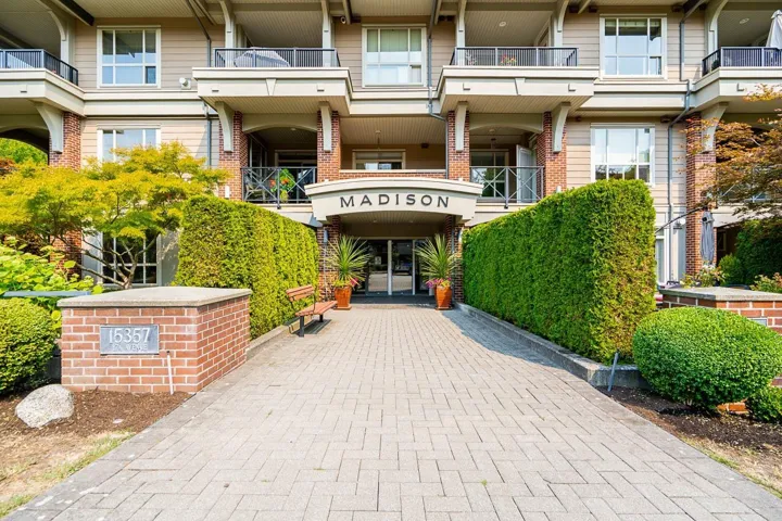 201 15357 17A AVENUE, Surrey, British Columbia V4A1V4