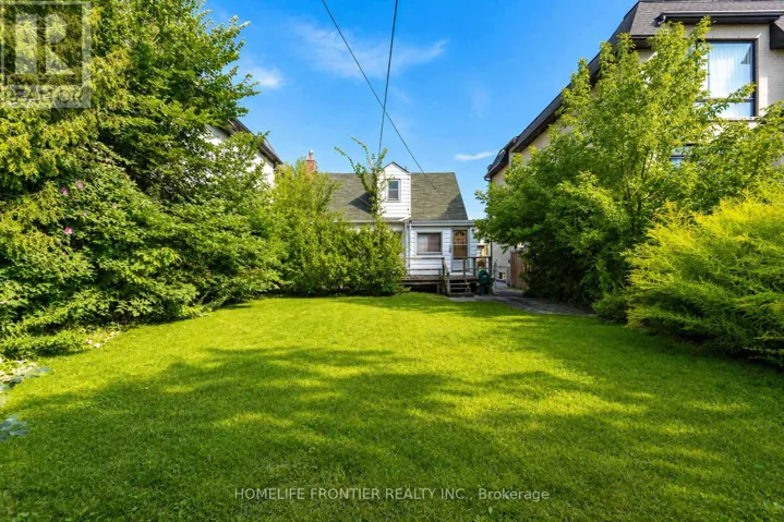 223 ELMWOOD AVENUE, Toronto (Willowdale East), Ontario M2N3M8
