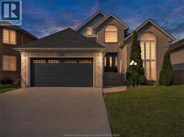 204 HAMPTON CRESCENT, Windsor, Ontario N9E4M4