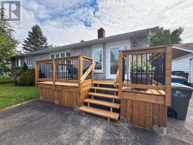 284 FOURTEENTH AVENUE, Cochrane, Ontario P0L1C0