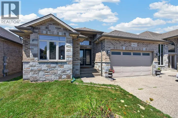 3945 ZANZIBAR CRESCENT, Windsor, Ontario N9G0A5
