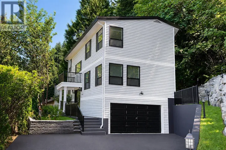 5530 GREENLEAF ROAD, West Vancouver, British Columbia V7W1N6