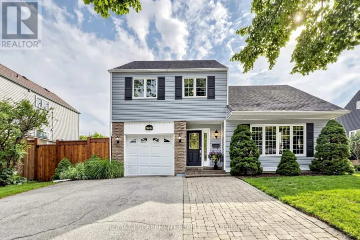 2208 LANCASTER CRESCENT, Burlington (Mountainside), Ontario L7P3G5