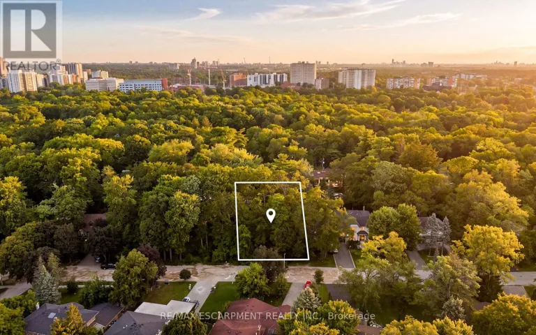 2115 LYNCHMERE AVENUE, Mississauga (Cooksville), Ontario L5B1W7