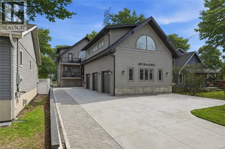 207 BEACH Boulevard, Hamilton, Ontario L8H6V8