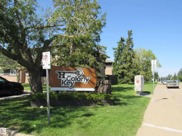 1692 37 ST NW, Edmonton, Alberta T6L2R7