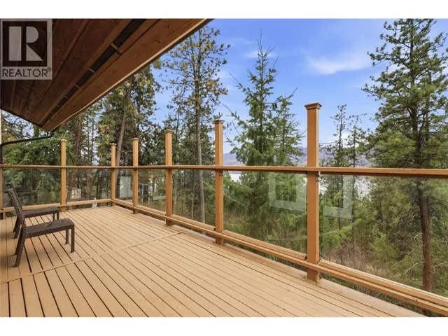 324 Clifton Road N, Kelowna, British Columbia V1V1N4