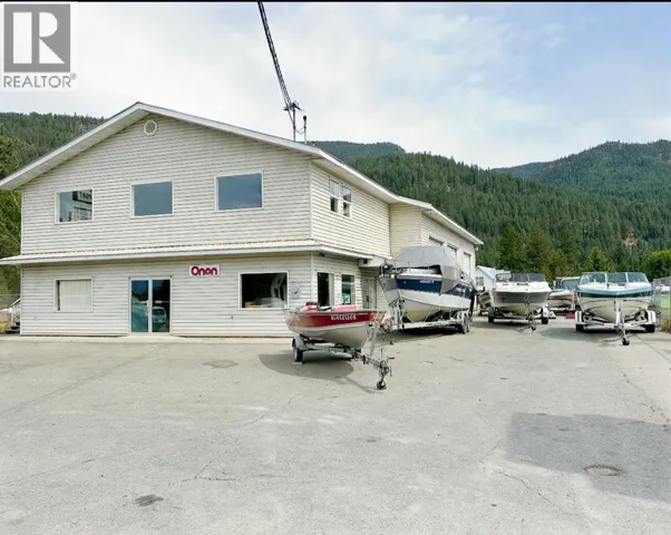 1600 McGregor Frontage Road, Christina Lake, British Columbia V0H1E2